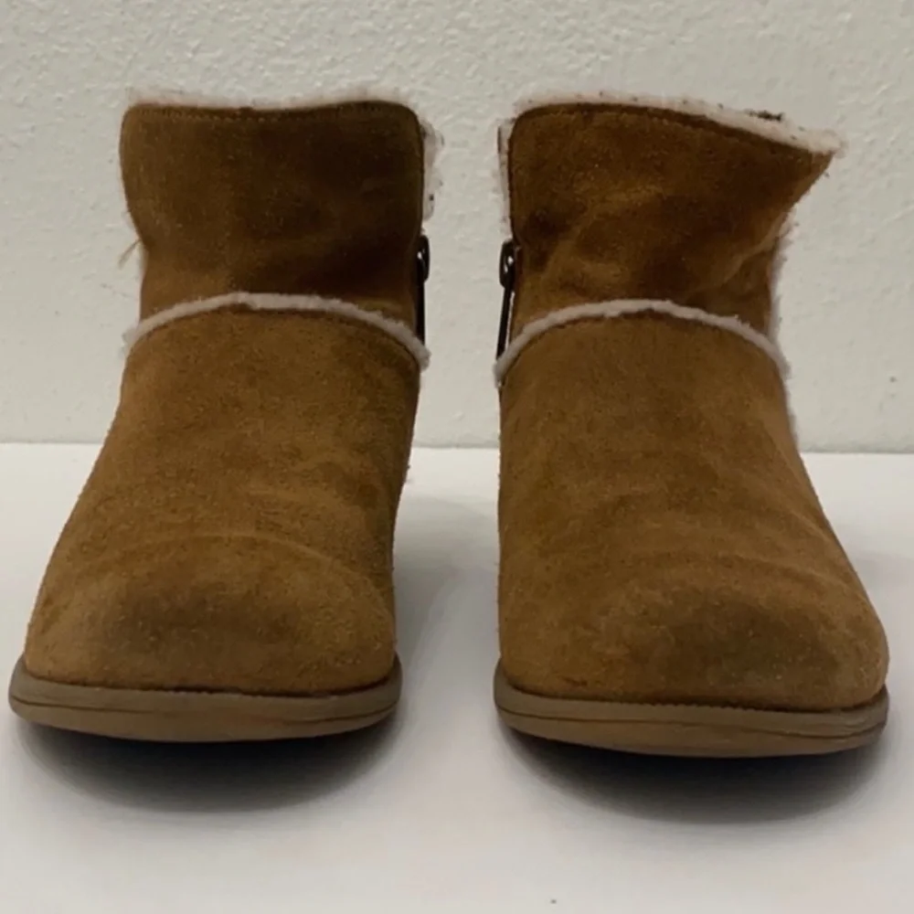 Authentic UGG designer little girls suede leather boots size 11